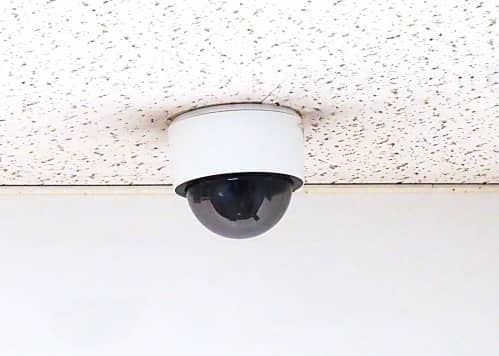 コンビニで財布落としたら防犯カメラを見せてもらえる？
